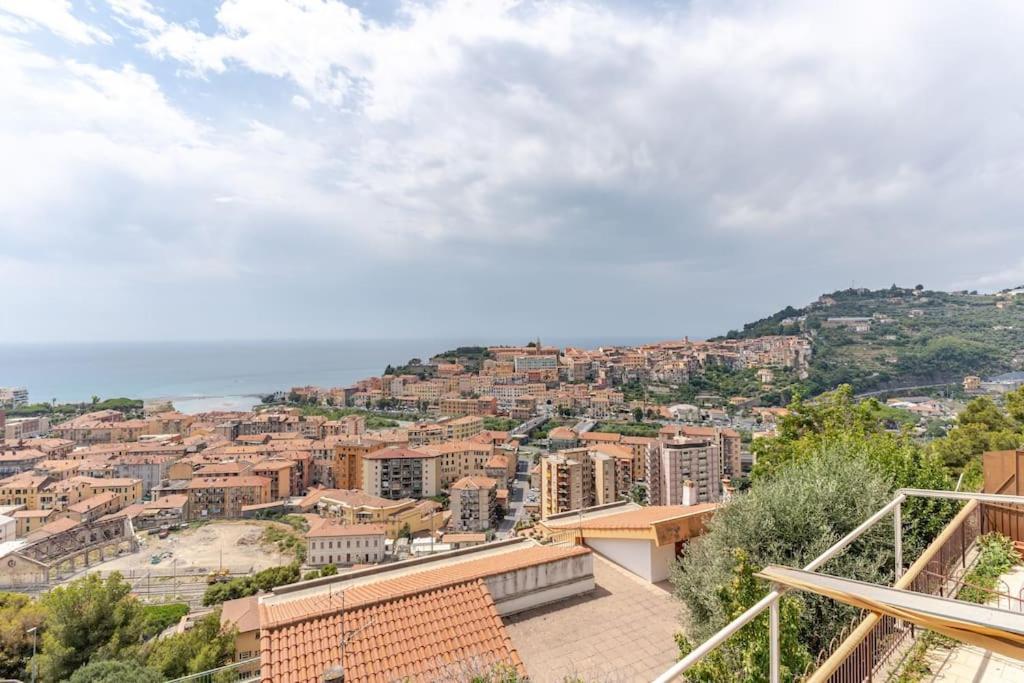 Thekeystudio, La Casa Del Mare Azzurro With Seaview Ventimiglia Exterior photo