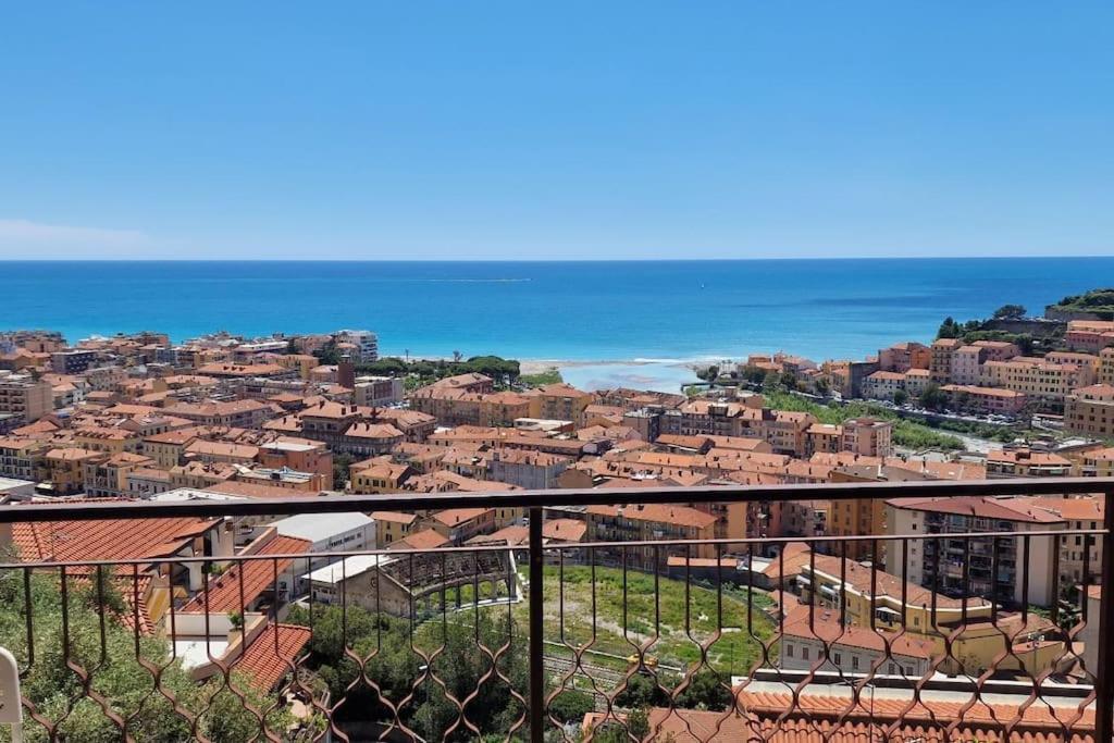 Thekeystudio, La Casa Del Mare Azzurro With Seaview Ventimiglia Exterior photo